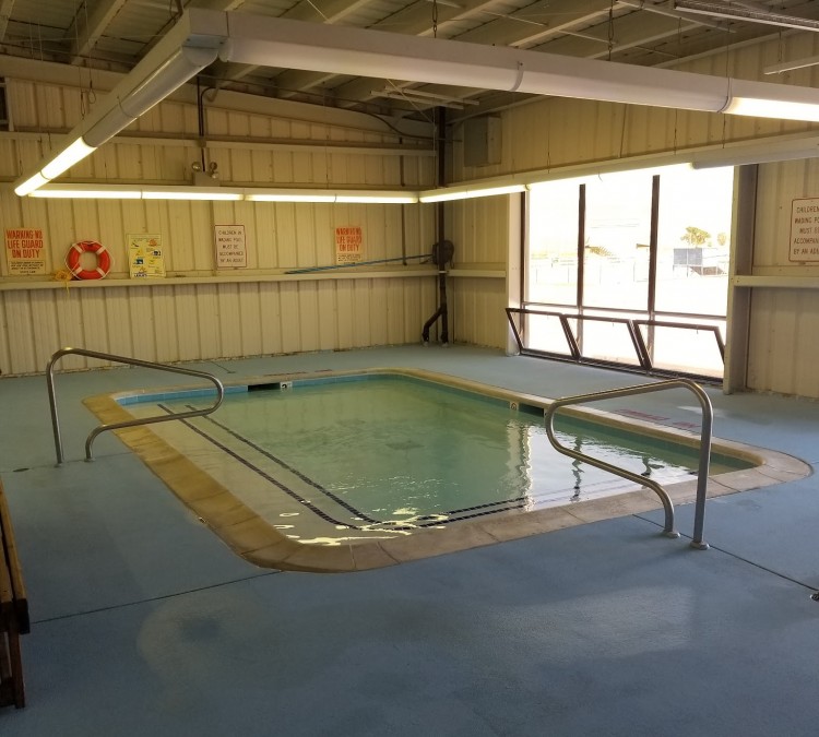Christensen Swimming Pool (Round&nbspMountain,&nbspNV)